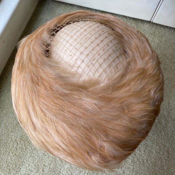 1950's Feather Hat With Net Crown - Picture 3 of 11